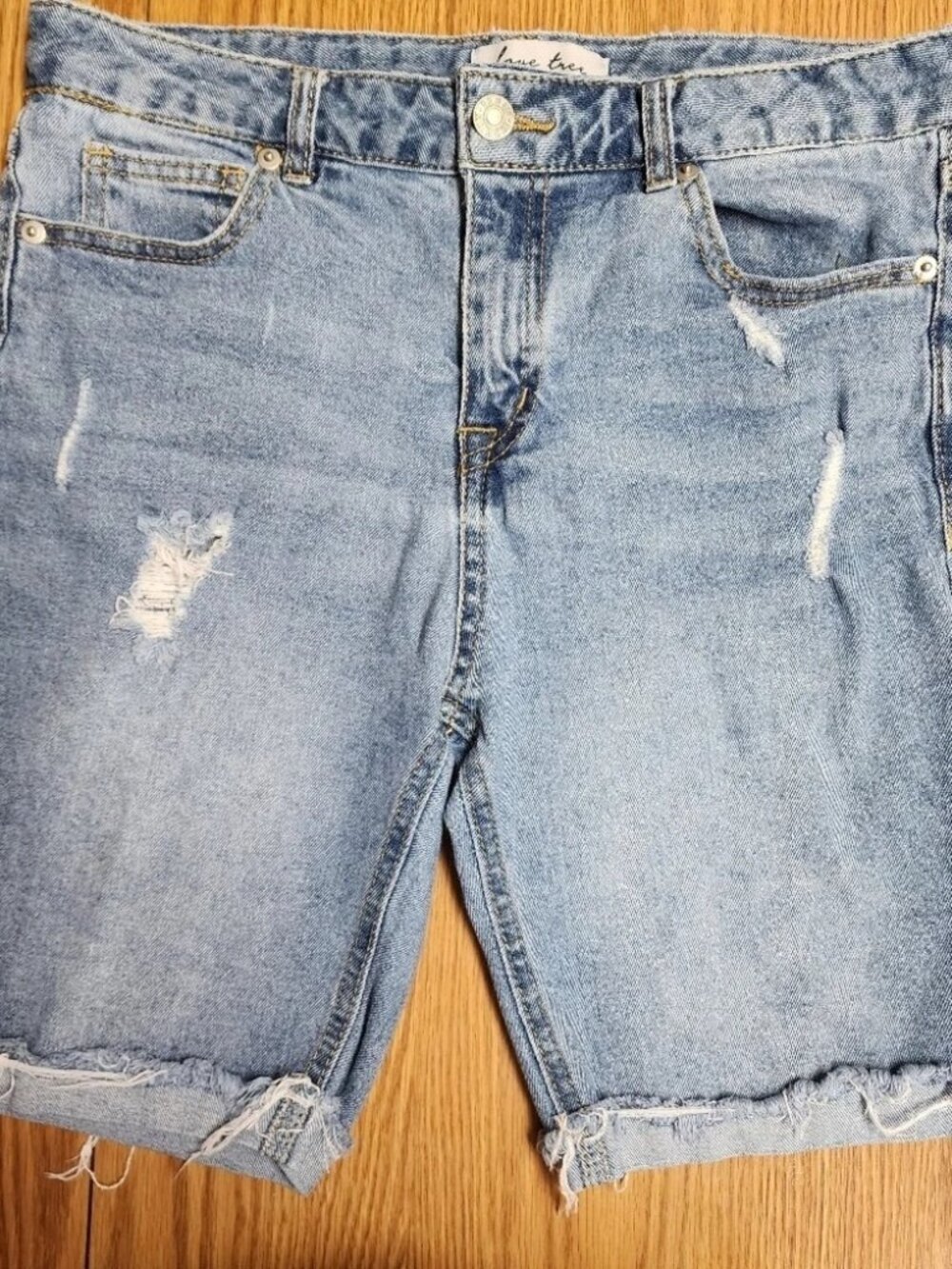 Love Tree Womens Sz Medium Denim Blue Jean Shorts Distressed C118